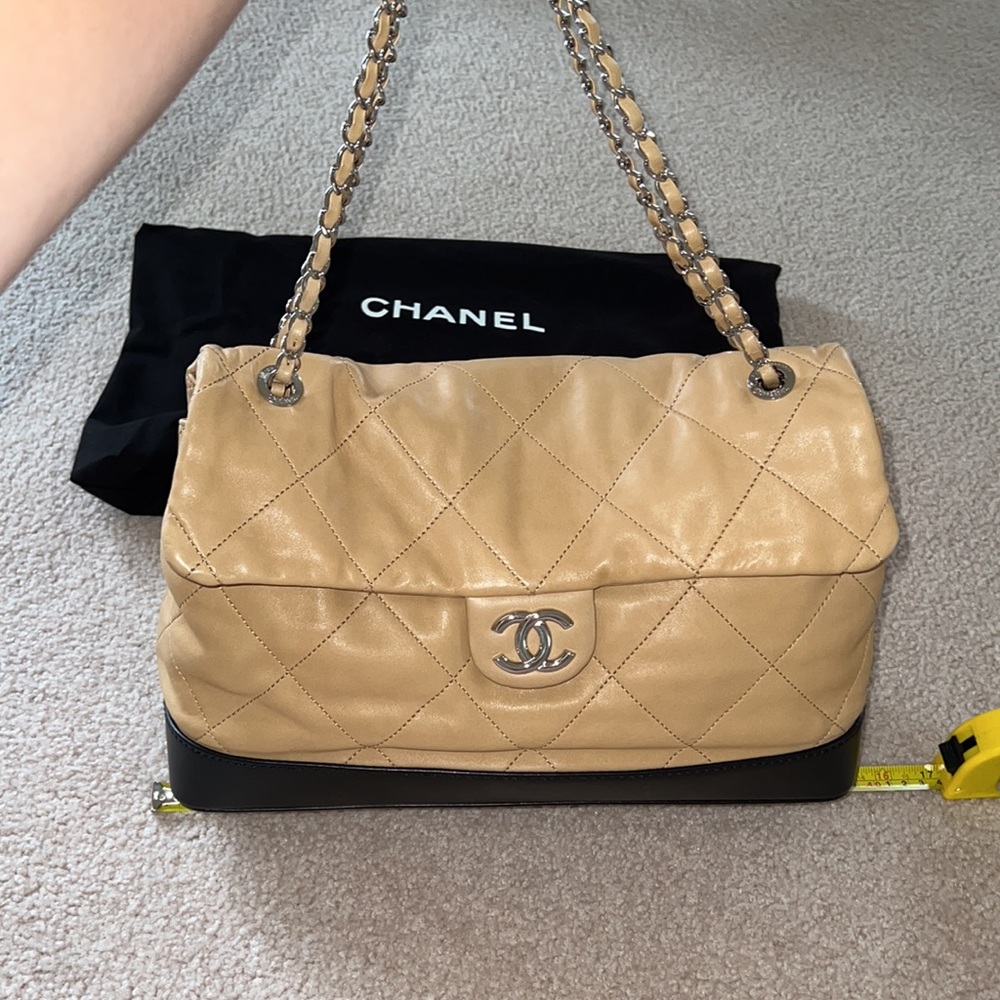 Rare Large two tone Chanel Bag - Picture 2 of 11